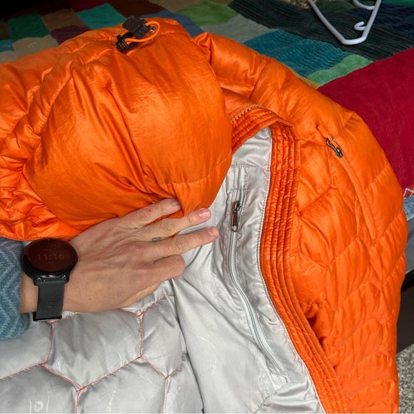 Marmot Orange Puffer Jacket 800 Fill Goose Down women’s small - Picture 4 of 7